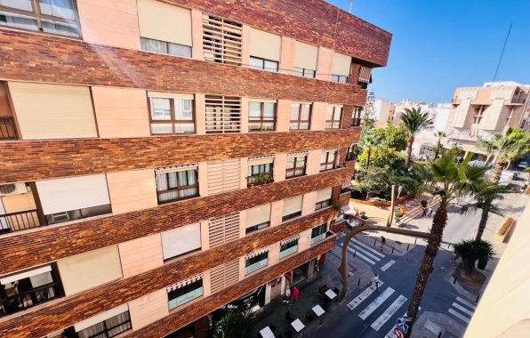 Apartment / flat - Resale - Torrevieja - Centro