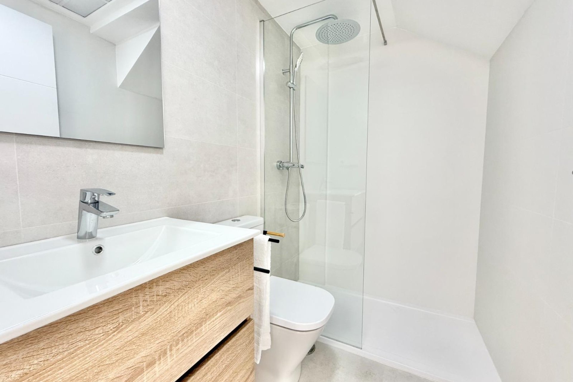 Neue Gebäude - Town House - Cox - San Fernando