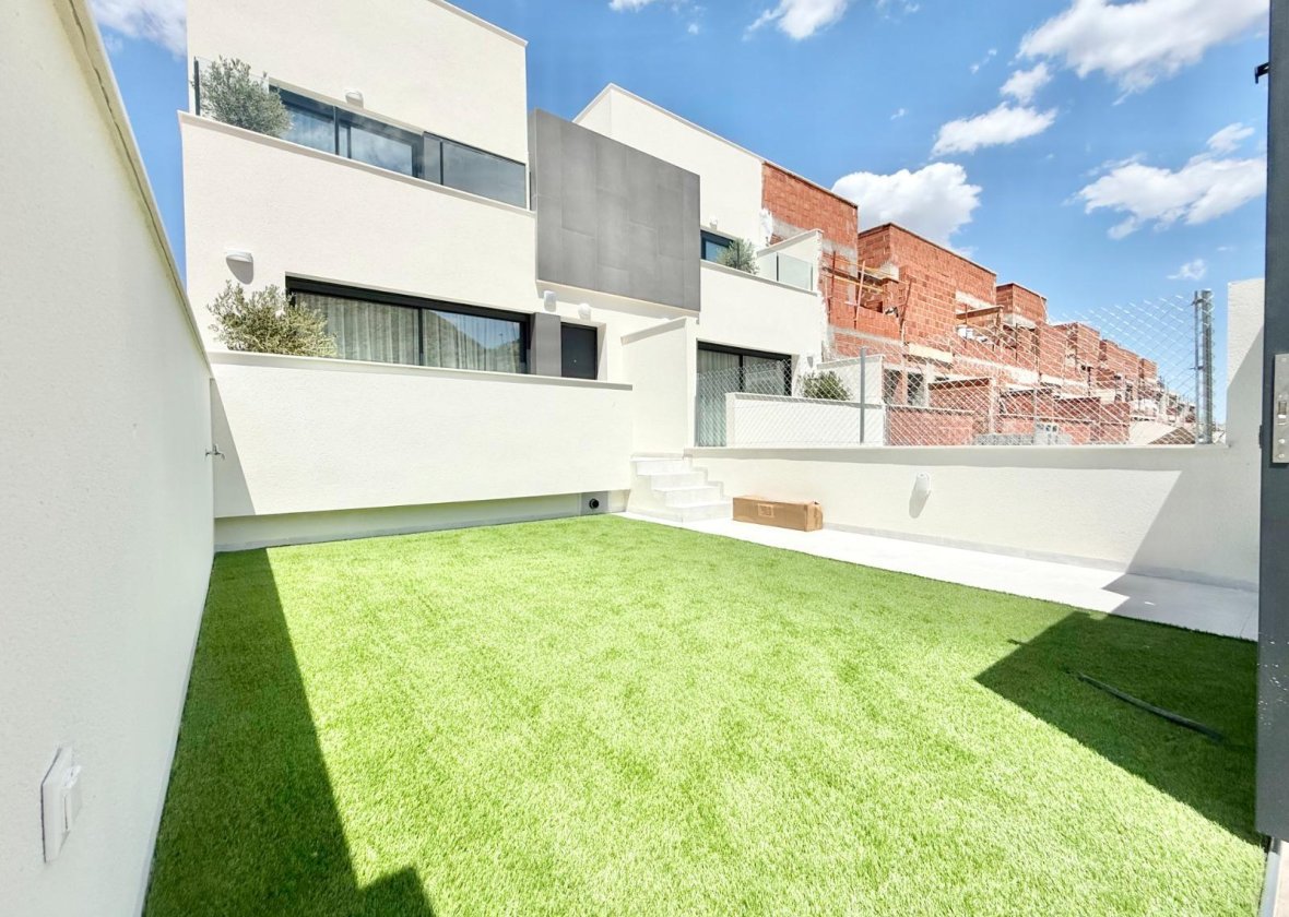 Neue Gebäude - Town House - Cox - San Fernando