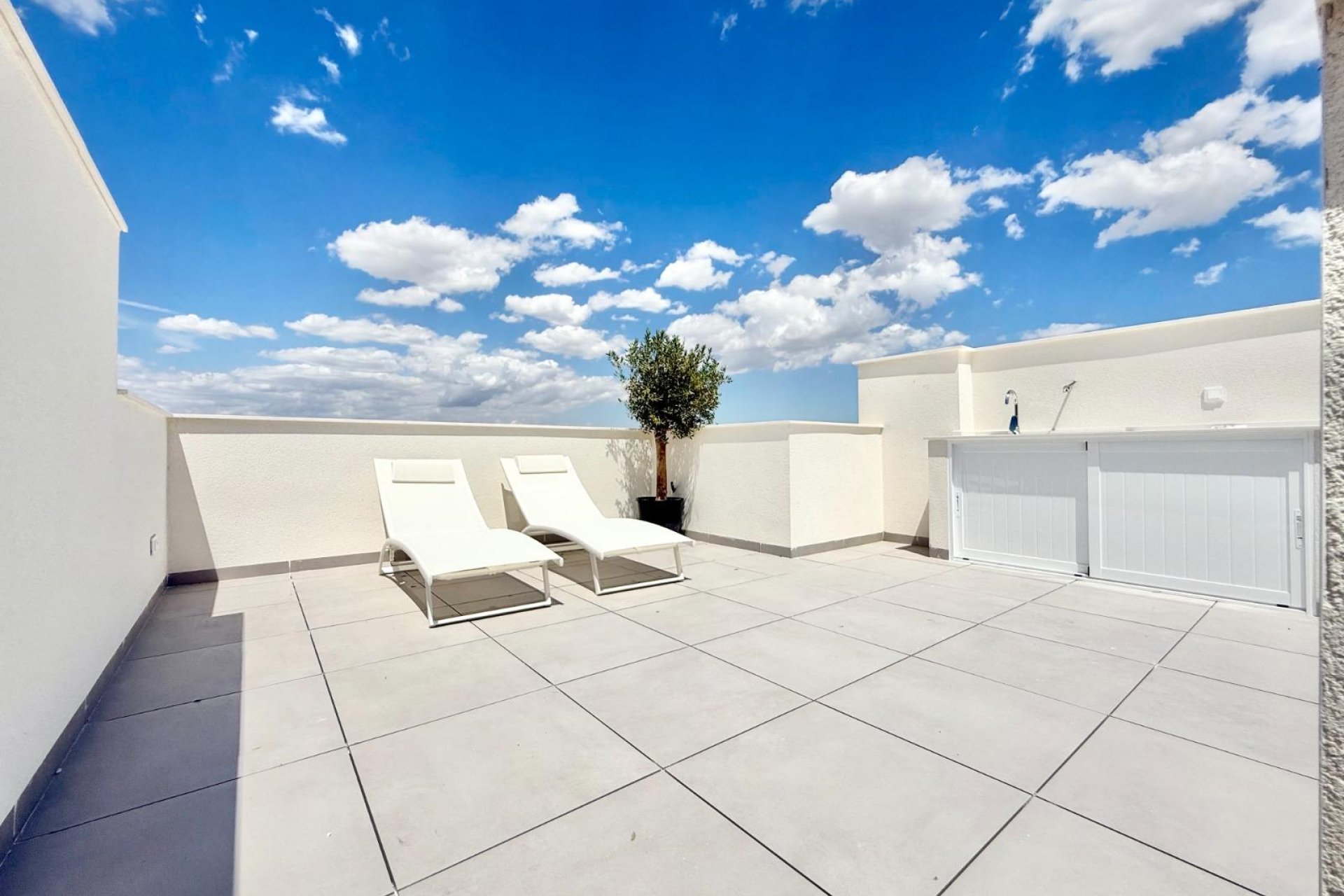 Neue Gebäude - Town House - Cox - San Fernando