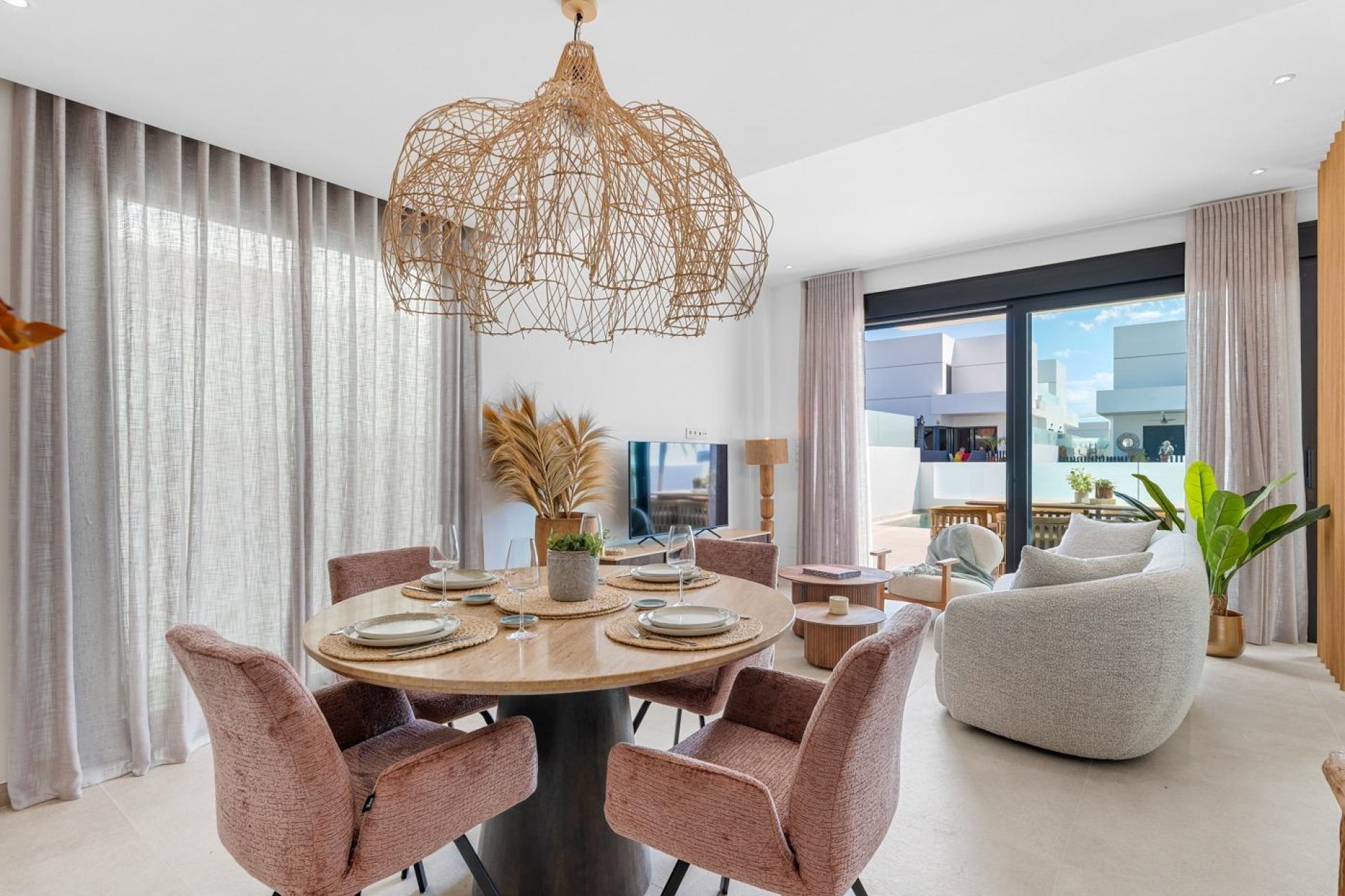 Neue Gebäude - Town House - Dolores - Sector 3