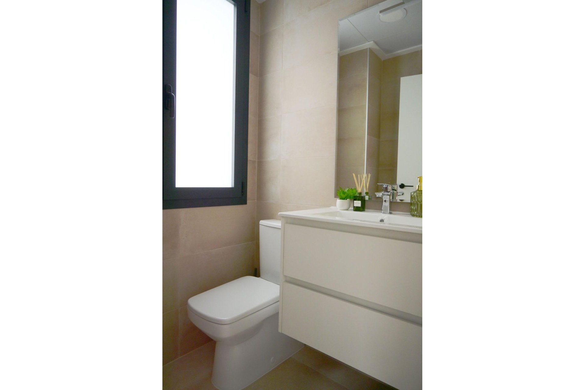 Neue Gebäude - Villa - Dolores - polideportivo