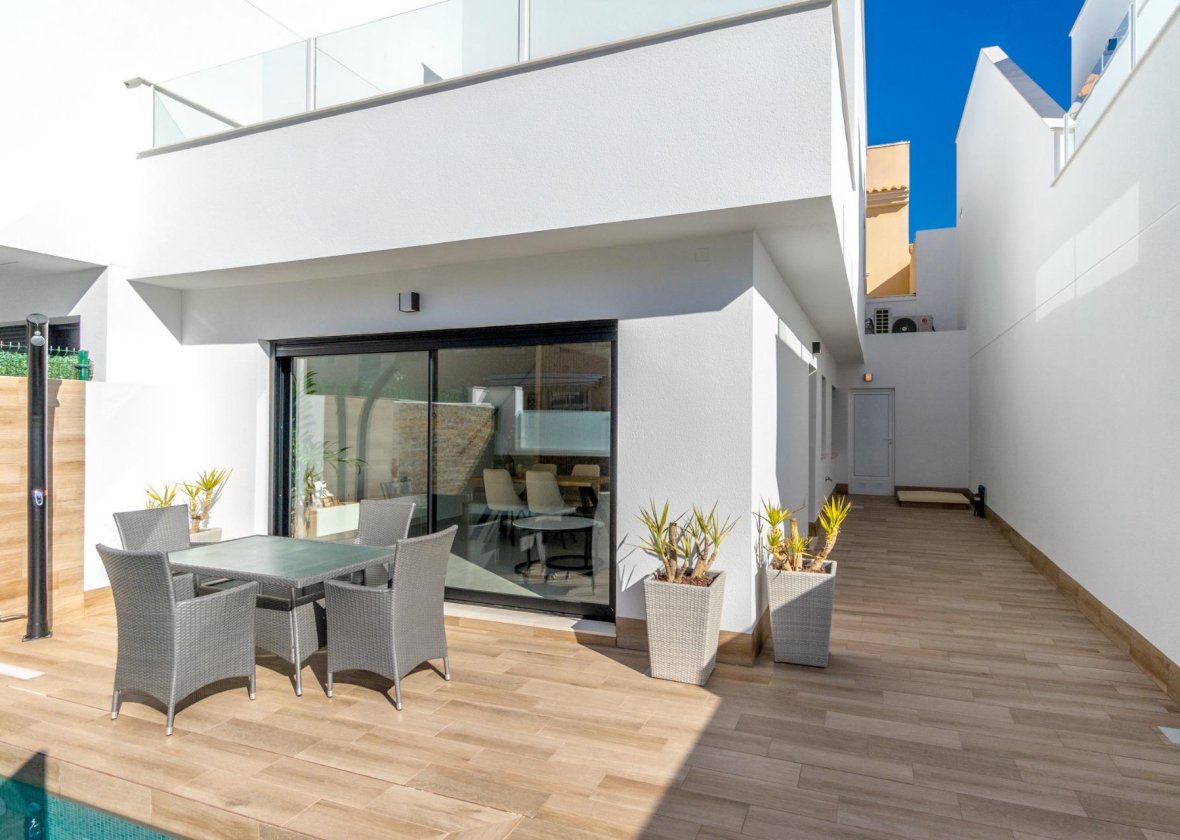 Neue Gebäude - Villa - San Pedro del Pinatar - Polideportivo