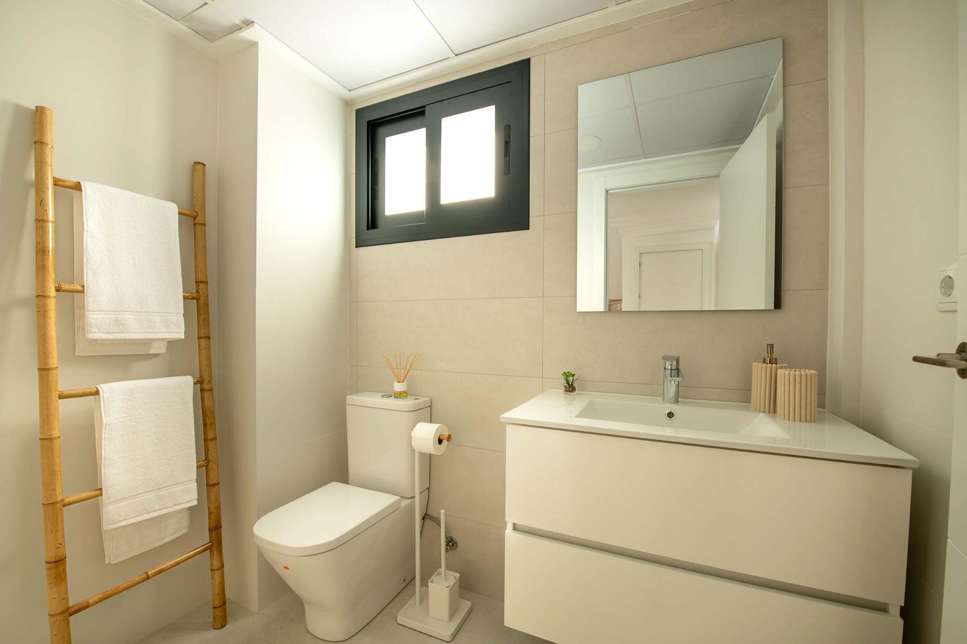 Obra nueva - Town House - Cox - San Fernando