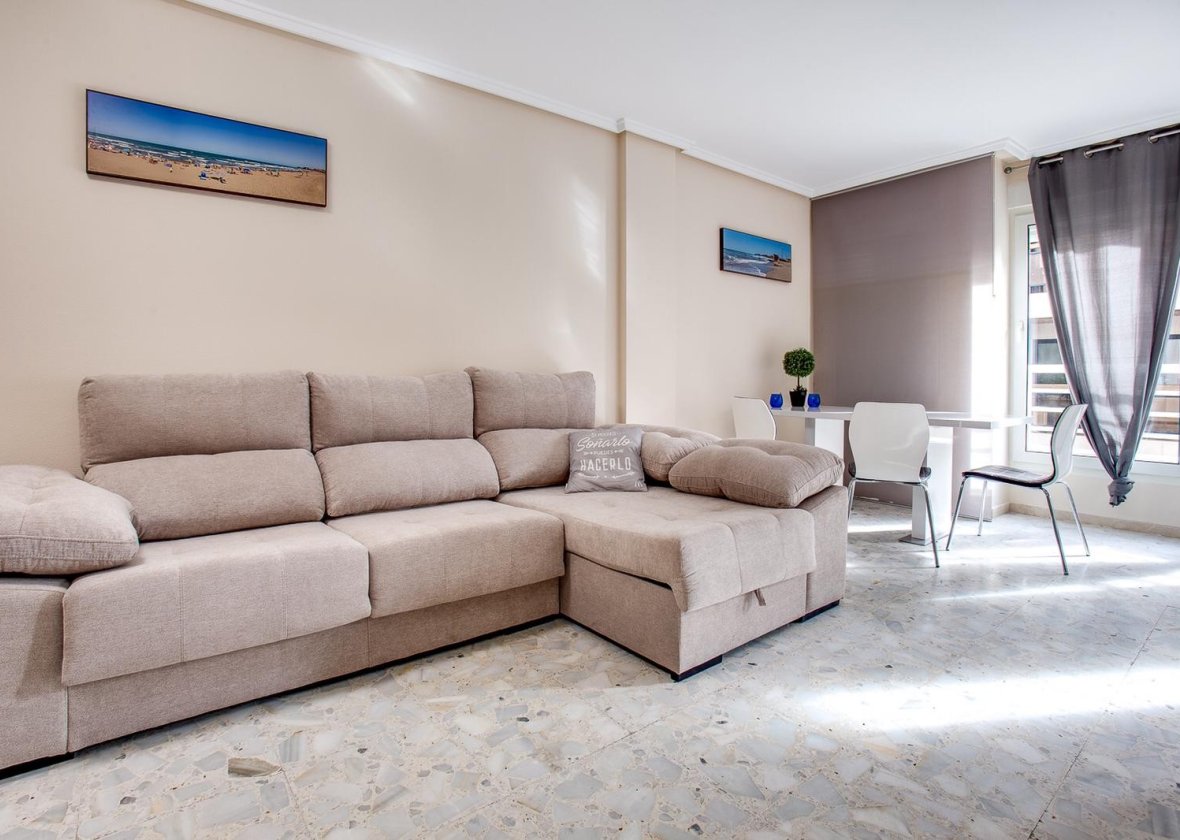 Resale - Apartment / flat - Torrevieja - Centro