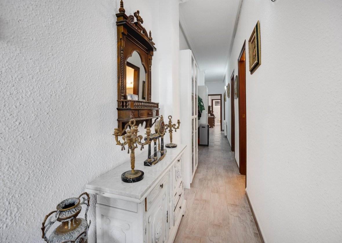 Resale - Apartment / flat - Torrevieja - Centro