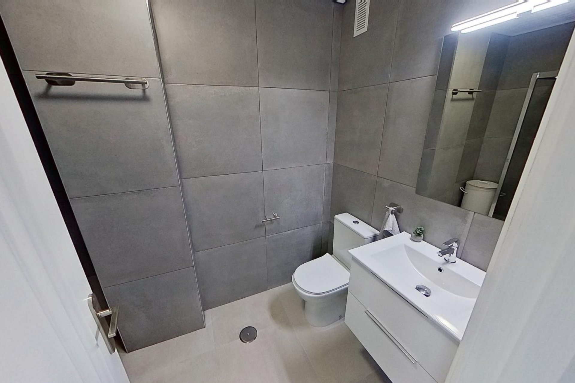 Resale - Apartment / flat - Torrevieja - El acequión