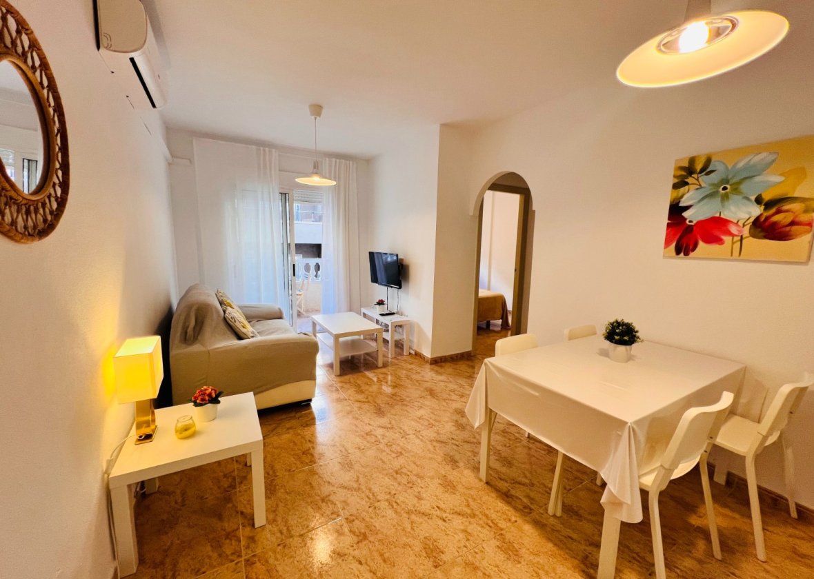 Resale - Apartment / flat - Torrevieja - Playa del Cura