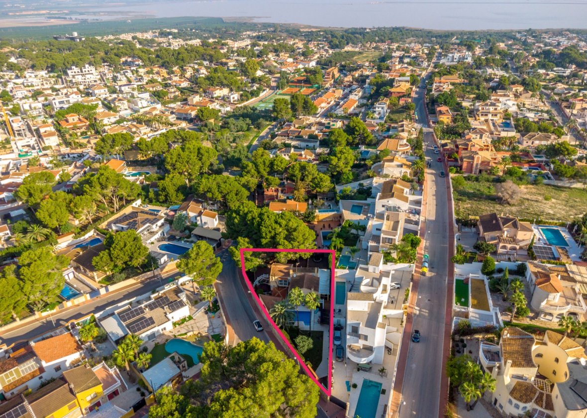 Resale - Chalet - Torrevieja - Los Balcones