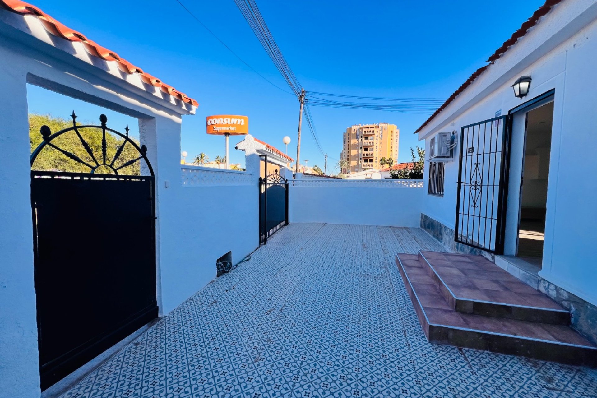 Resale - Chalet - Torrevieja - Playa de los Locos