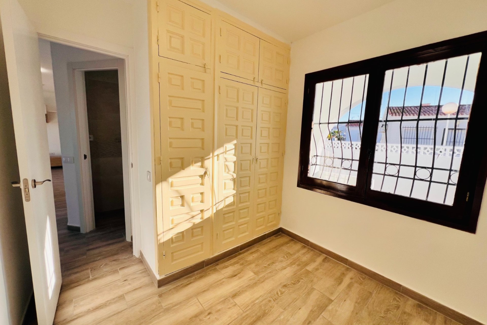 Resale - Chalet - Torrevieja - Playa de los Locos