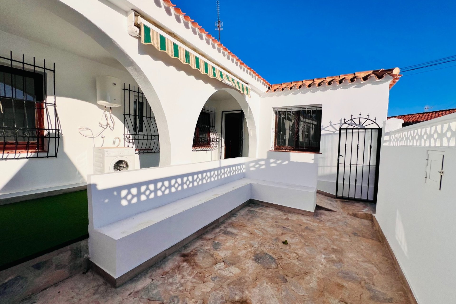 Resale - Chalet - Torrevieja - Playa de los Locos