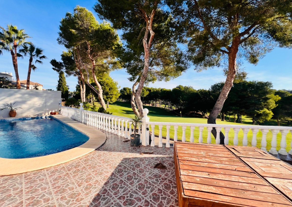 Resale - Villa - Orihuela Costa - Villamartín