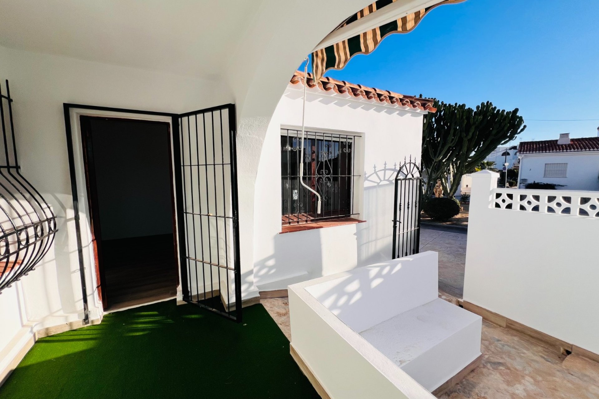 Wiederverkauf - Chalet - Torrevieja - Playa de los Locos