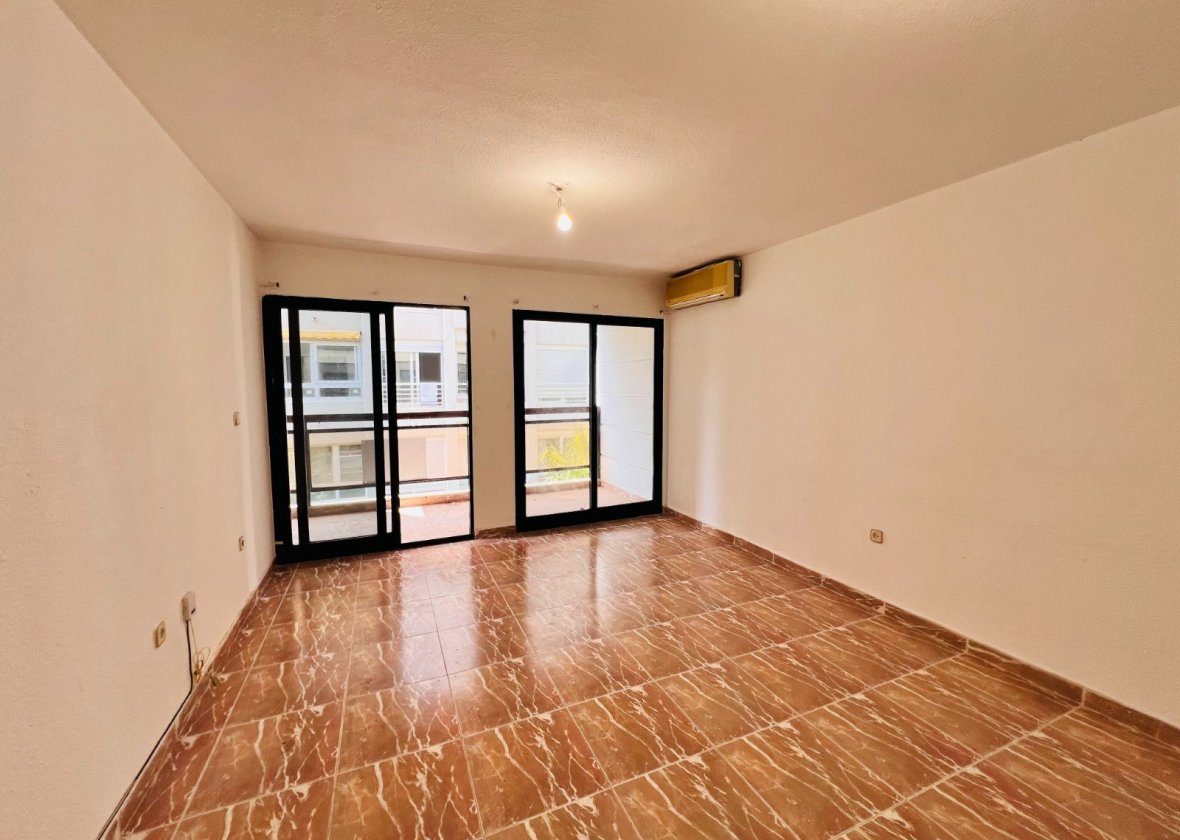 Wiederverkauf - Wohnung - Torrevieja - Centro