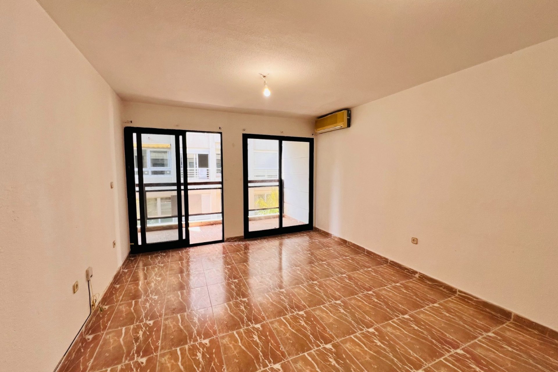 Wiederverkauf - Wohnung - Torrevieja - Centro