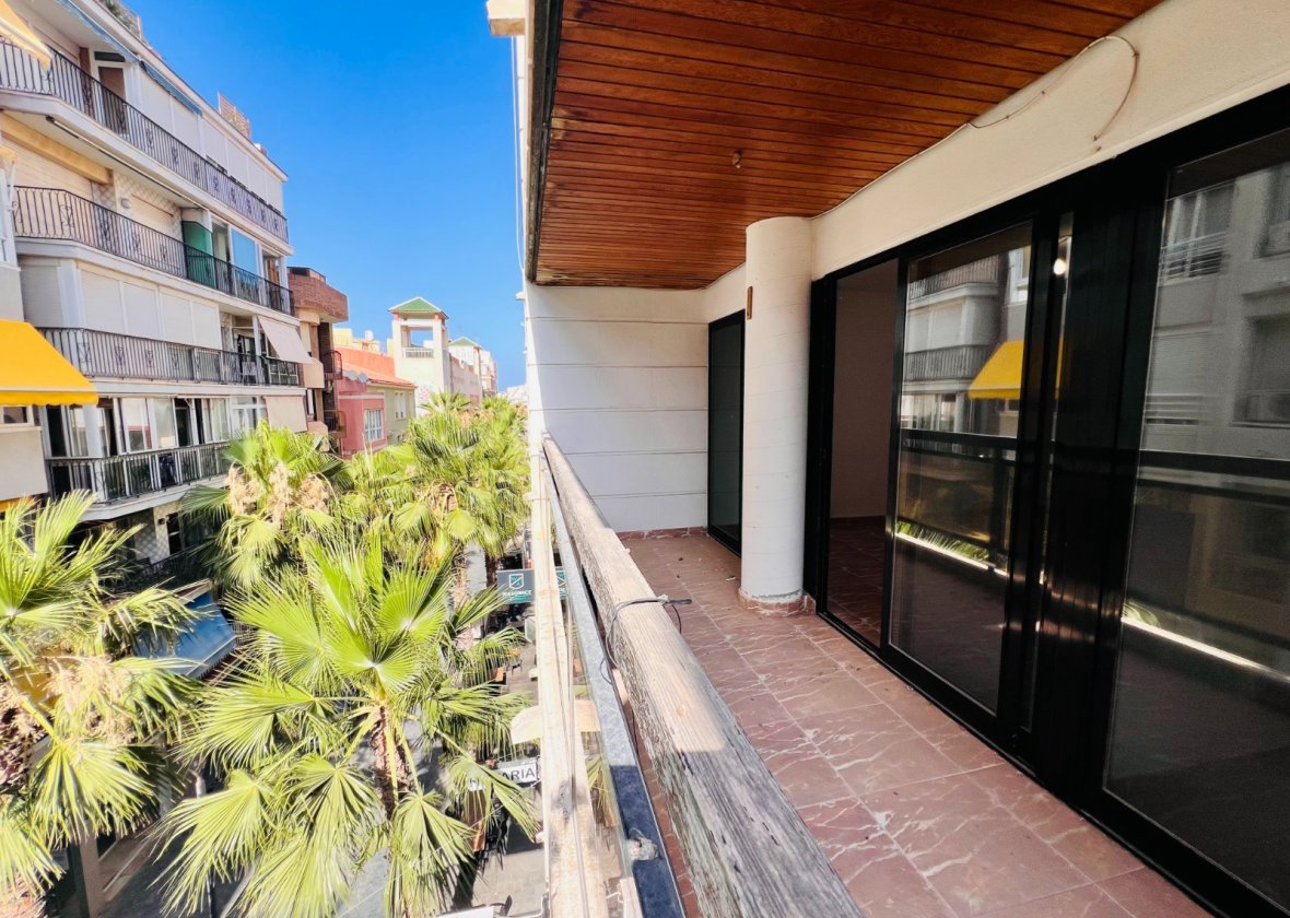 Wiederverkauf - Wohnung - Torrevieja - Centro