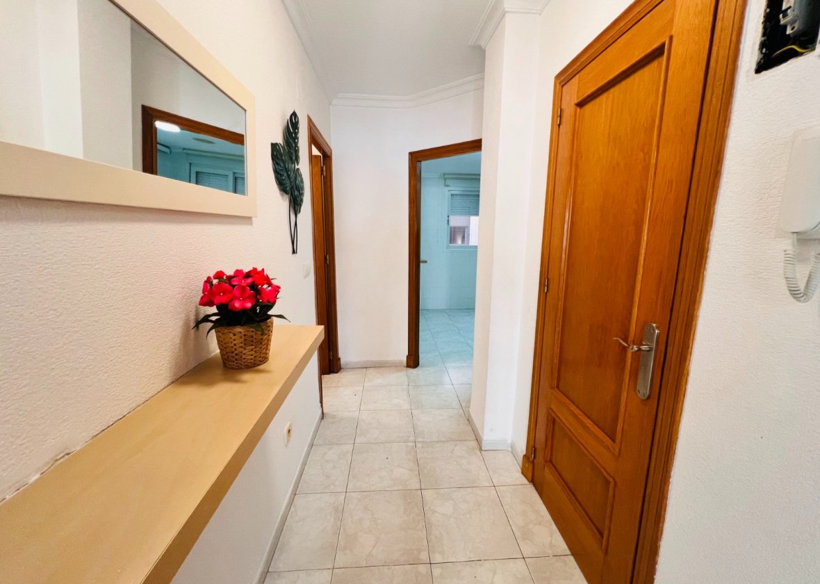 Wiederverkauf - Wohnung - Torrevieja - Centro