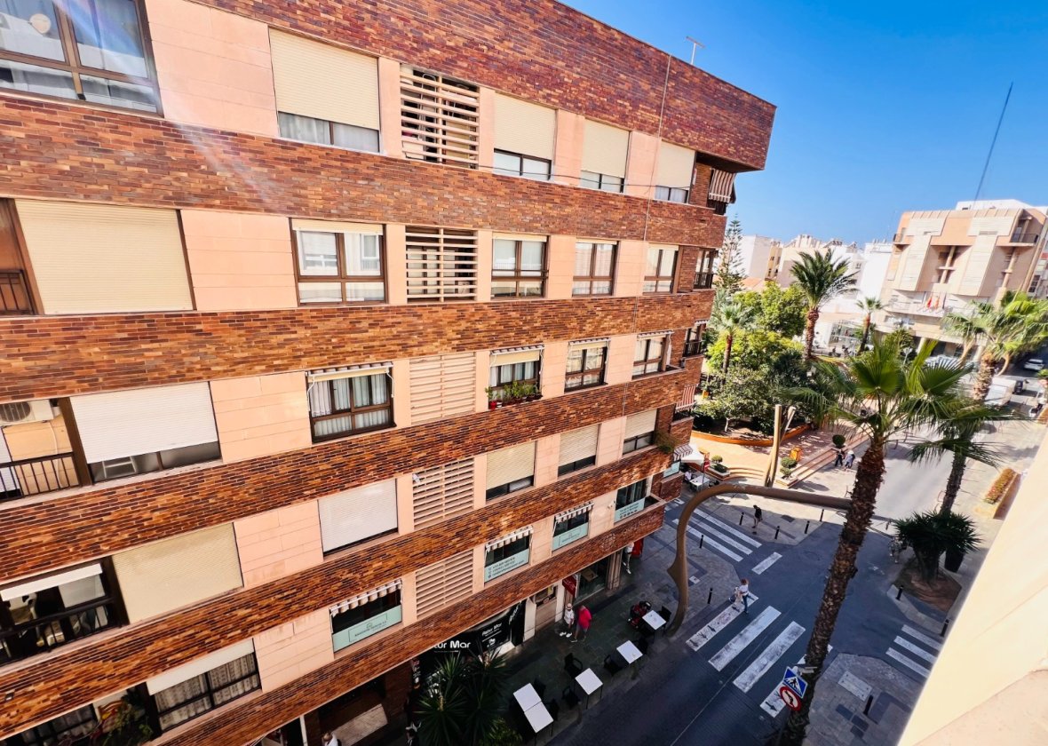 Wiederverkauf - Wohnung - Torrevieja - Centro