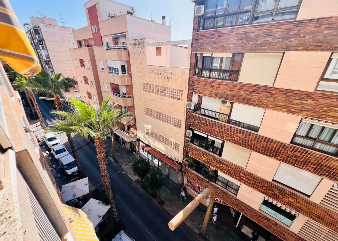 Wiederverkauf - Wohnung - Torrevieja - Centro
