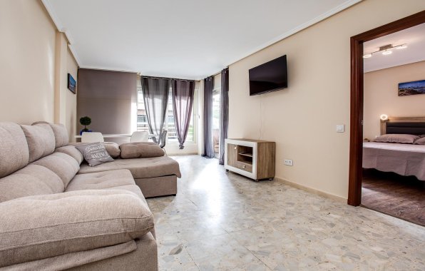 Resale - Apartment / flat - Torrevieja - Centro