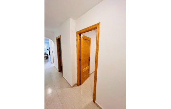 Resale - Apartment / flat - Torrevieja - Centro