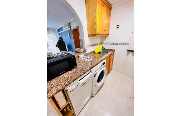 Resale - Apartment / flat - Torrevieja - Centro