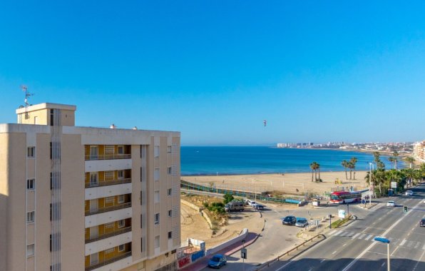Resale - Apartment / flat - Torrevieja - Playa del Acequión