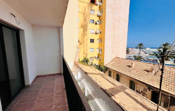 Resale - Apartment / flat - Torrevieja - Centro