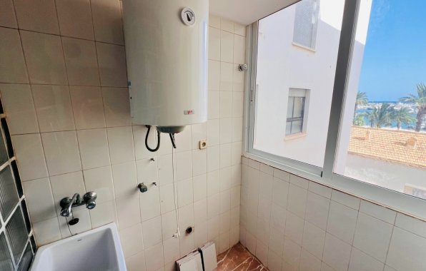 Resale - Apartment / flat - Torrevieja - Centro