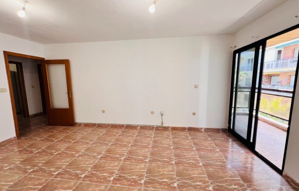 Resale - Apartment / flat - Torrevieja - Centro