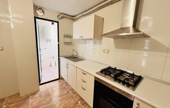 Resale - Apartment / flat - Torrevieja - Centro