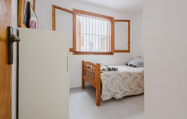 Resale - Apartment / flat - Torrevieja - Playa del Acequión