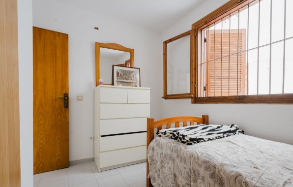 Resale - Apartment / flat - Torrevieja - Playa del Acequión