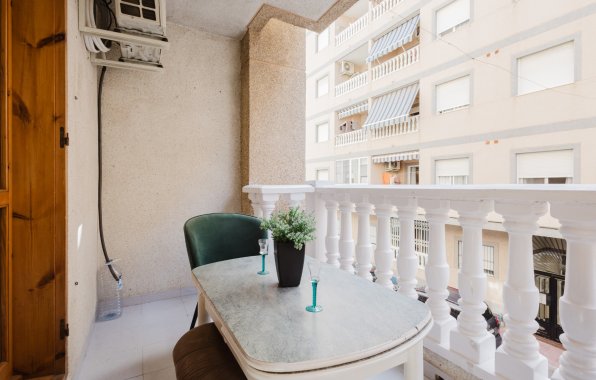 Resale - Apartment / flat - Torrevieja - Playa del Acequión