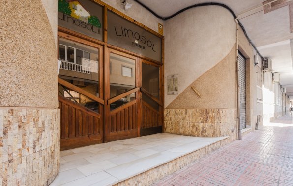 Resale - Apartment / flat - Torrevieja - Playa del Acequión