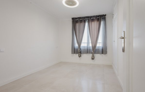 Resale - Apartment / flat - Torrevieja - El Acequión - Los Náufragos