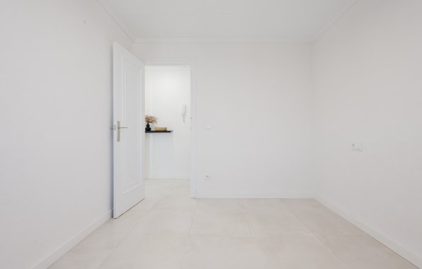 Resale - Apartment / flat - Torrevieja - El Acequión - Los Náufragos