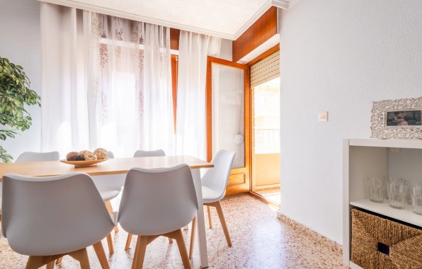 Resale - Apartment / flat - Torrevieja - El Acequión - Los Náufragos