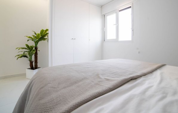 Resale - Apartment / flat - Torrevieja - Playa del Cura