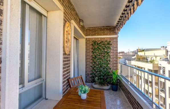 Resale - Apartment / flat - Torrevieja - Centro
