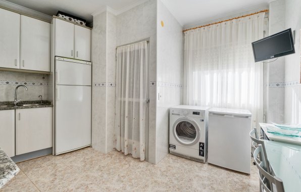 Resale - Apartment / flat - Torrevieja - Centro