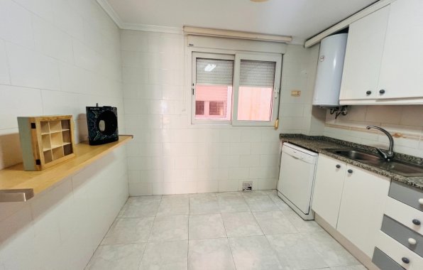 Resale - Apartment / flat - Torrevieja - Centro