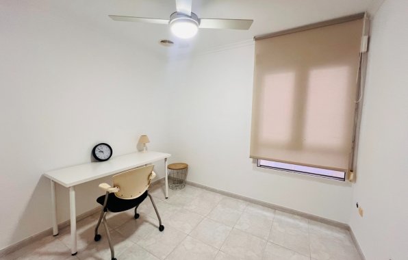 Resale - Apartment / flat - Torrevieja - Centro