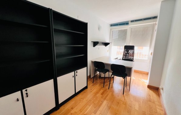 Resale - Apartment / flat - Torrevieja - Centro