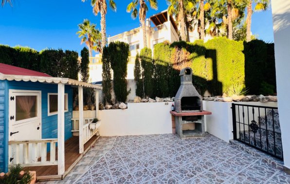 Resale - Villa - Orihuela Costa - Villamartín