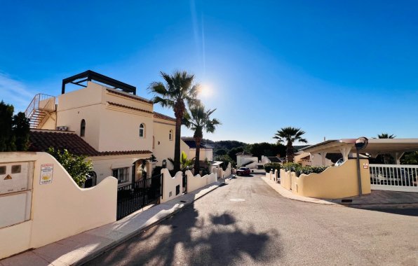 Resale - Villa - Orihuela Costa - Villamartín