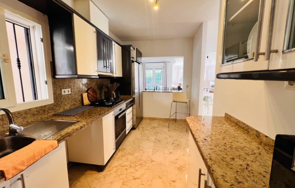 Resale - Villa - Orihuela Costa - Villamartín