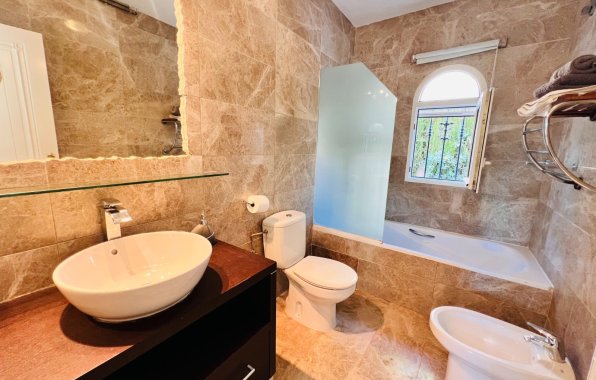 Resale - Villa - Orihuela Costa - Villamartín