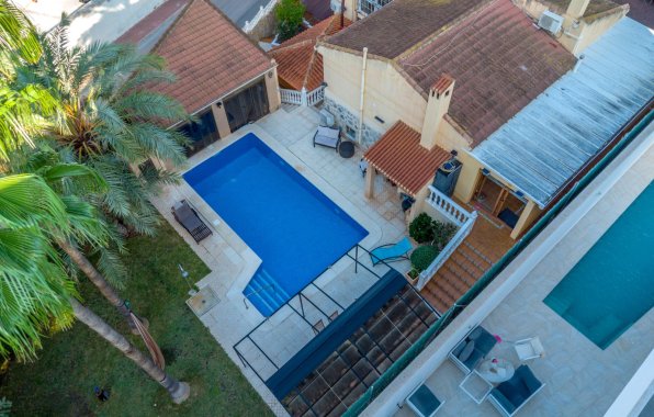Resale - Chalet - Torrevieja - Los Balcones